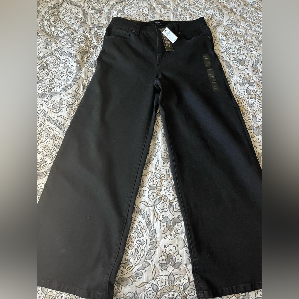 Black Wide Leg Jeans (NWT)